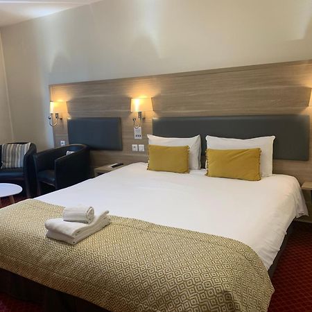 Brit Hotel Bleu Nuit Сент Экстерьер фото
