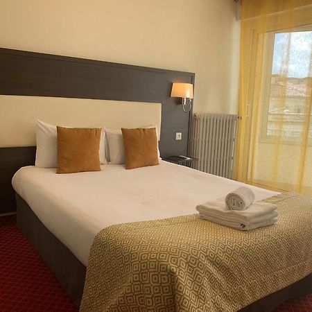 Brit Hotel Bleu Nuit Сент Экстерьер фото