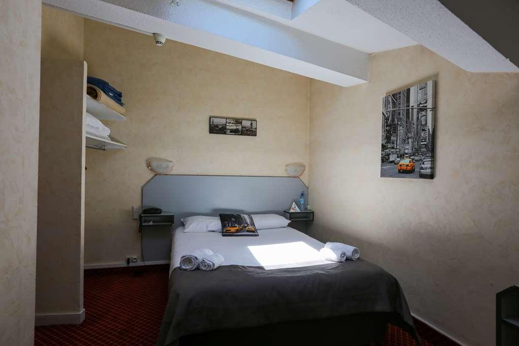 Brit Hotel Bleu Nuit Сент Номер фото