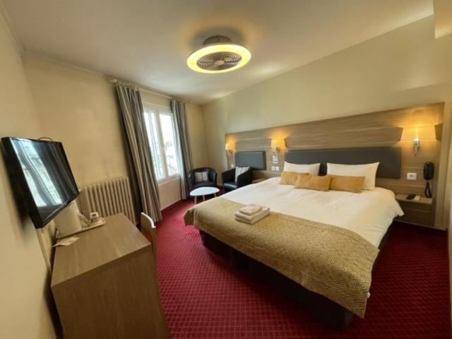 Brit Hotel Bleu Nuit Сент Экстерьер фото